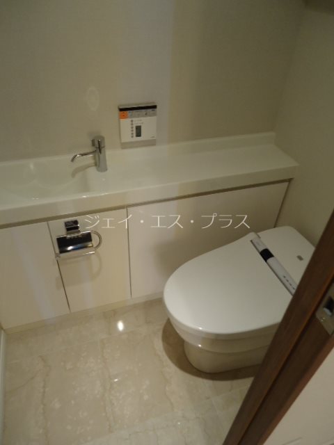 コンシェリア西新宿TOWER’S　WEST トイレ