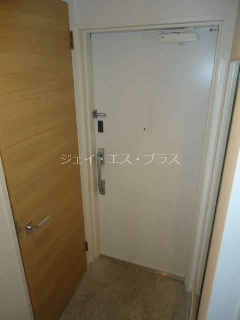 ライオンズ四谷タワーゲート 玄関