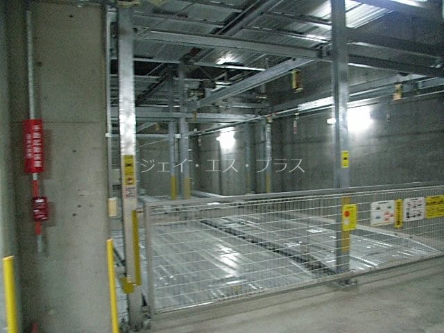 ライオンズ四谷タワーゲート 駐車場